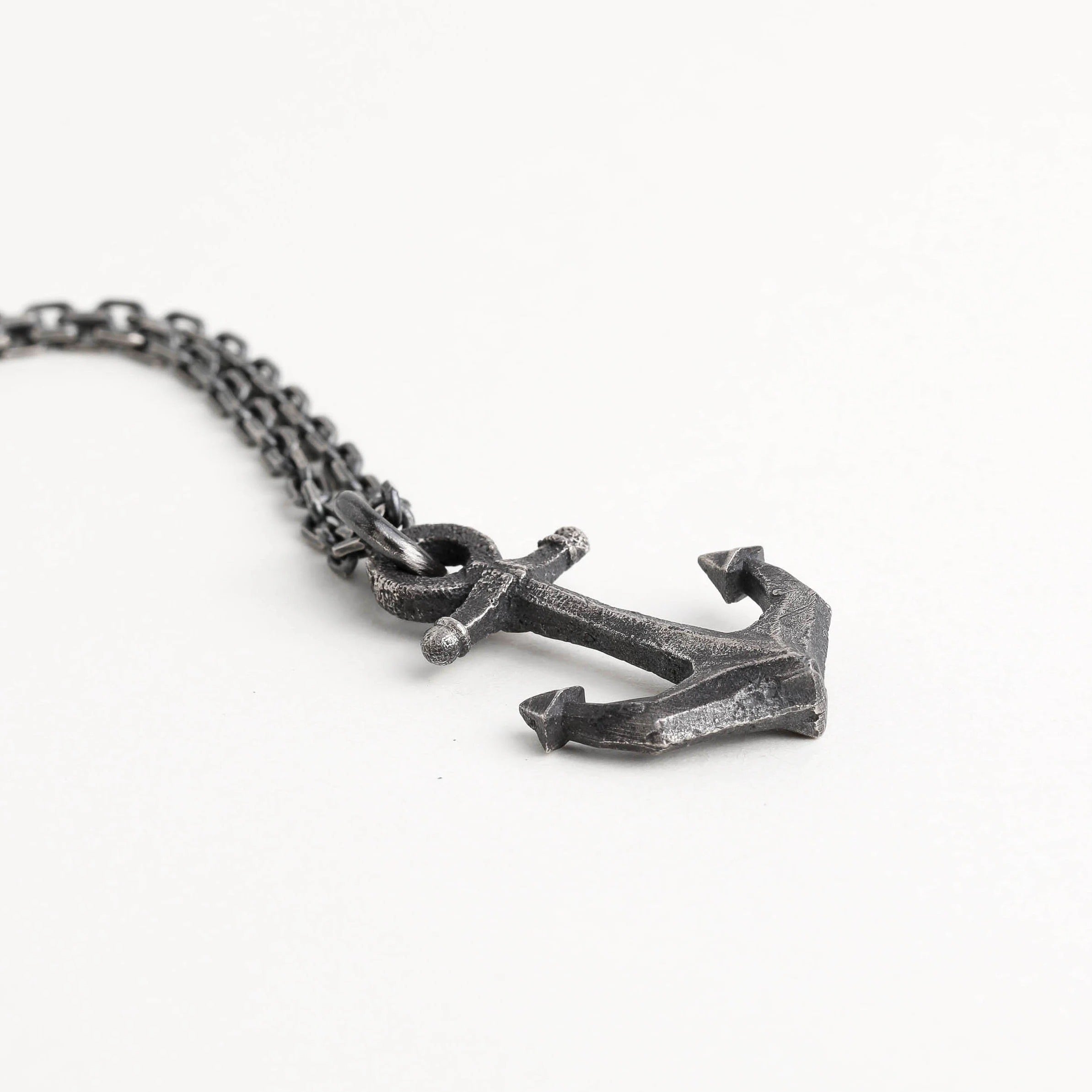 Anker-Anhänger für Herren aus 925er Silber – handgefertigter Talisman für Stärke und Stabilität, skulpturales Schmuckstück | Art Diva