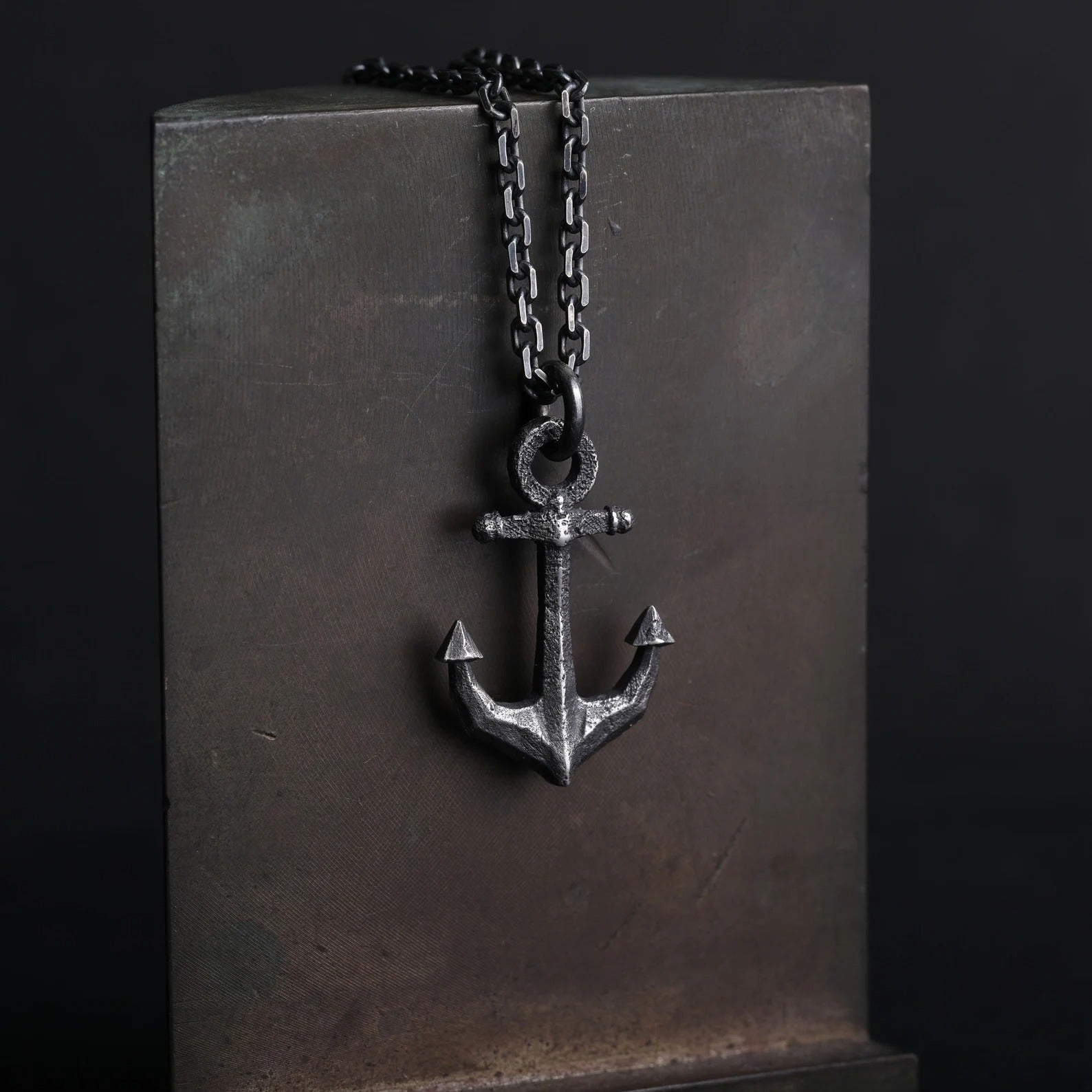 Anker-Anhänger für Herren aus 925er Silber – handgefertigter Talisman für Stärke und Stabilität, skulpturales Schmuckstück | Art Diva
