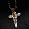 „Jesus Christus“-Anhänger aus 925er Silber mit goldfarbenen Akzenten – handgefertigtes Symbol für Glauben und Schutz, Skulpturenschmuck im Boho- und rustikalen Stil | Art Diva