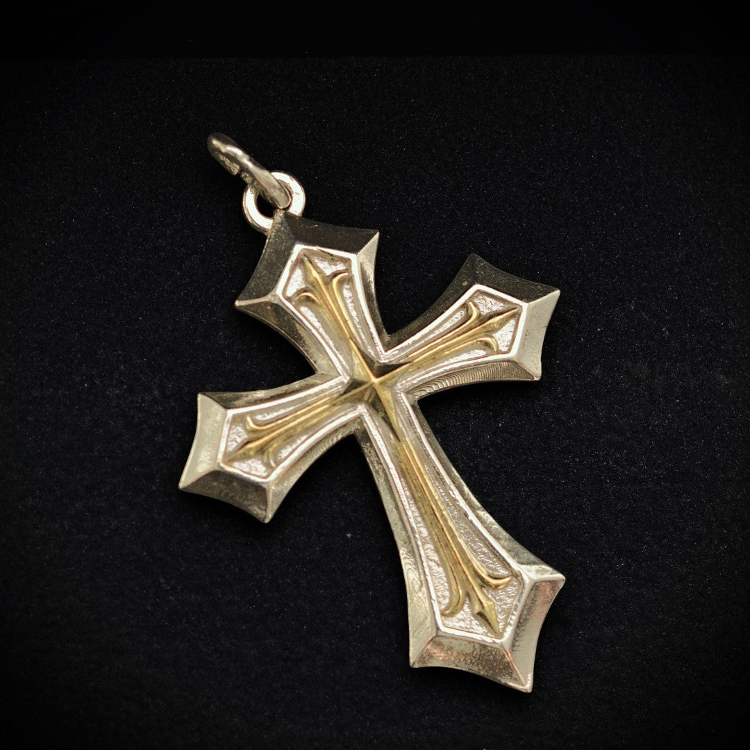 „Königskreuz“-Anhänger für Herren aus 925er Silber – groß und massiv, ornamentales Symbol für Stärke und spirituellen Schutz | Art Diva