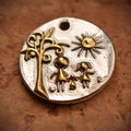 „Familie“ – Anhänger aus 925er Silber, Talisman für Liebe, familiäre Verbundenheit und Zusammenhalt, Skulpturenschmuck im Boho- und rustikalen Stil | Art Diva