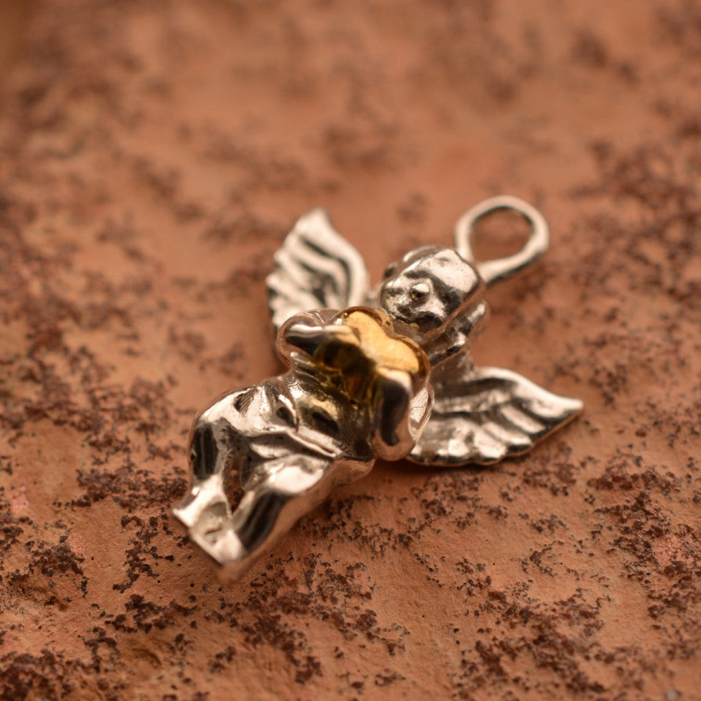 „Engelsliebe“-Anhänger aus 925er Silber – handgefertigter Talisman für Schutz und Zärtlichkeit, Skulpturenschmuck im Boho- und rustikalen Stil | Art Diva