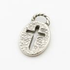 „Kreuz der Demut“ – Anhänger aus 925er Silber, Symbol für Schutz und Glauben, Skulpturenschmuck im Boho- und rustikalen Stil | Art Diva