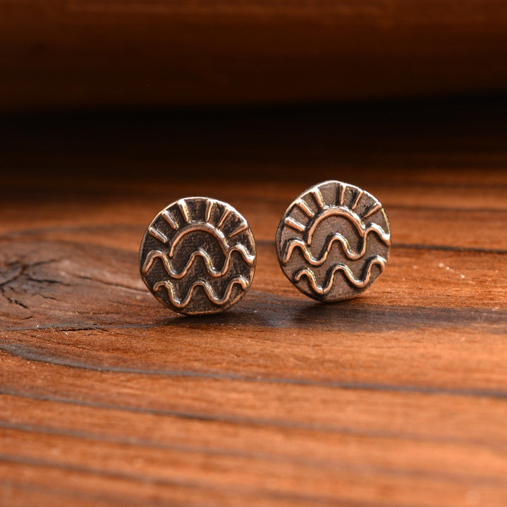 „Meeresaufgang“-Ohrstecker aus 925er Silber – teilweise oxidierter Schmuck im Boho-Vintage-Stil | Art Diva