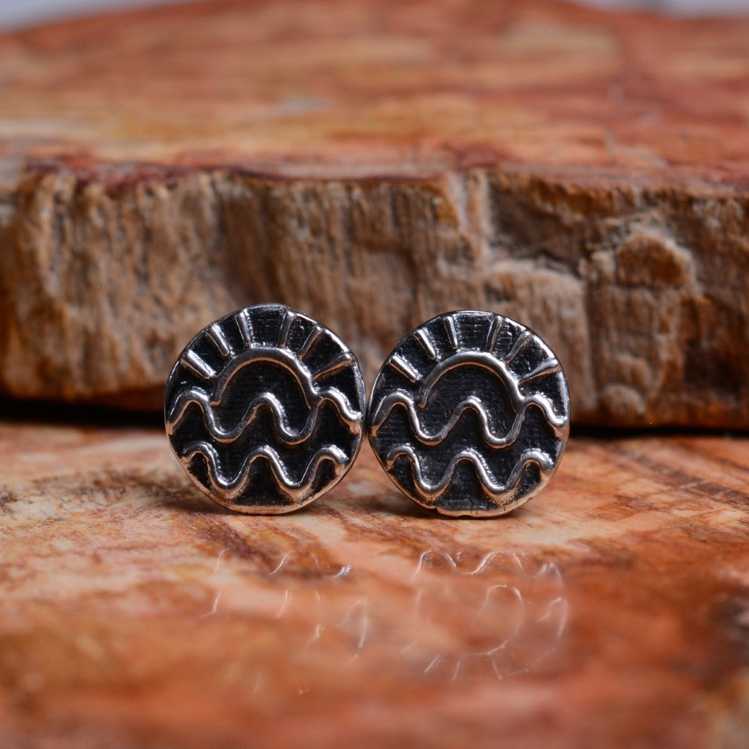 „Meeresaufgang“-Ohrstecker aus 925er Silber – teilweise oxidierter Schmuck im Boho-Vintage-Stil | Art Diva